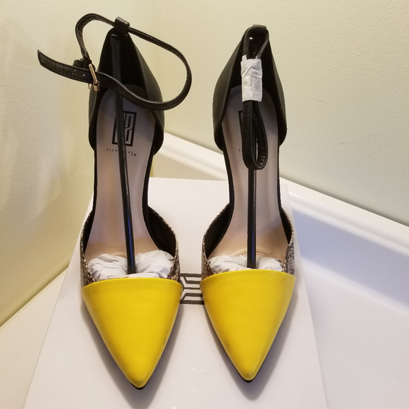 Signature Shoes - Signature yellow and black block color heels - 8